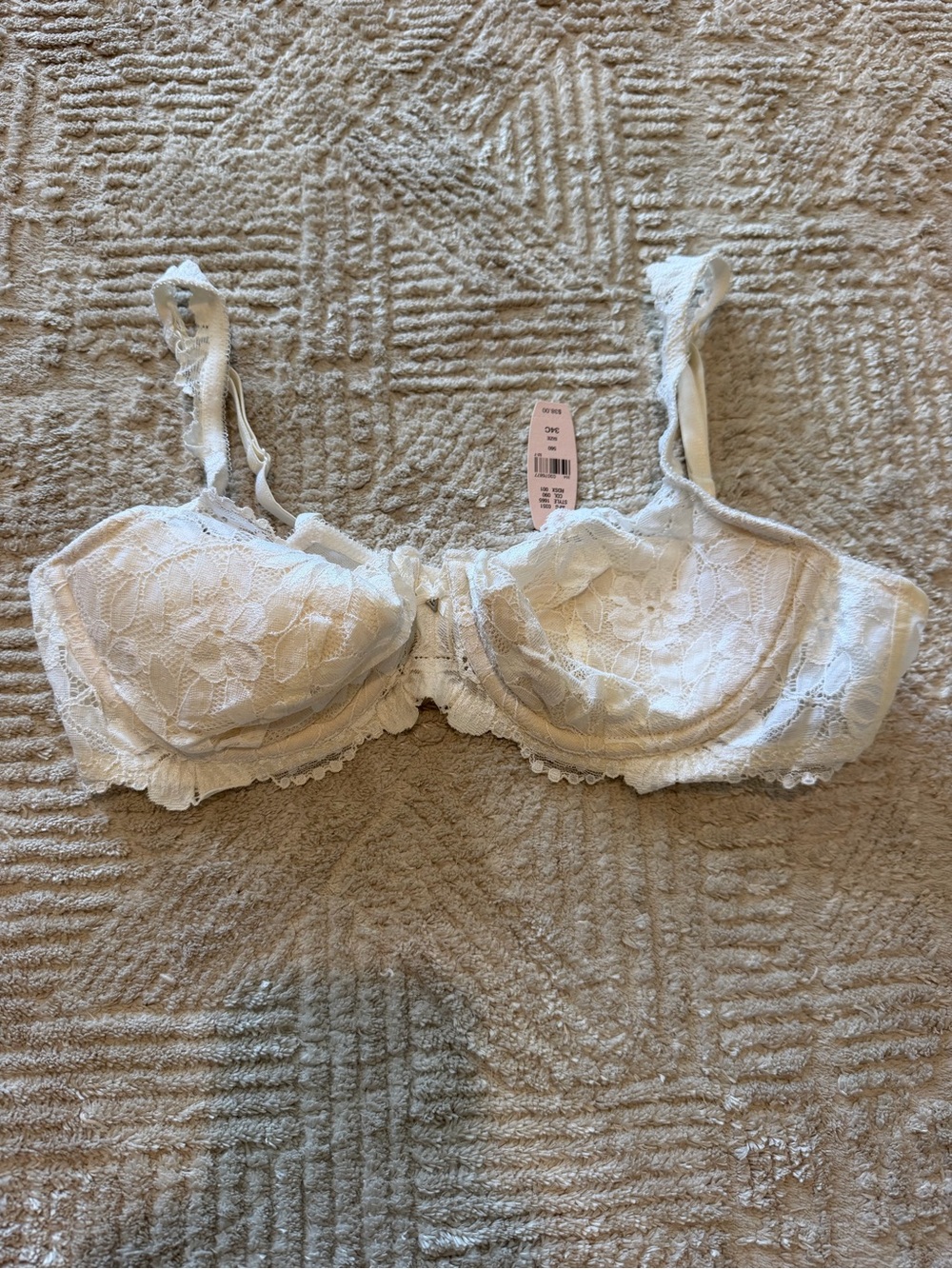 Victoria’s Secret White Floral Lace Underwire Bra 34C NWT
